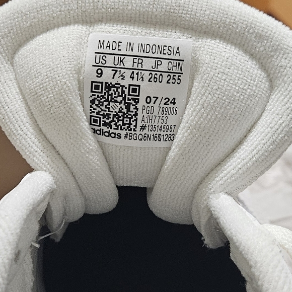 NWT Adidas Breaknet Sleek women's shoes, in a cream and orange color combination - Picture 8 of 8